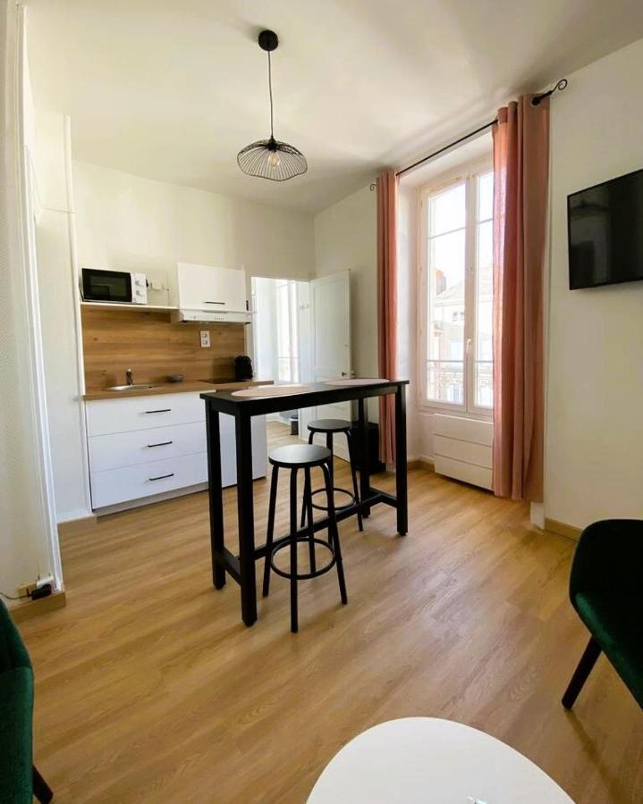 Au Coeur De Ville Laval  Pokój zdjęcie